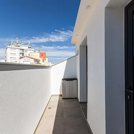 Coralmar アパート *