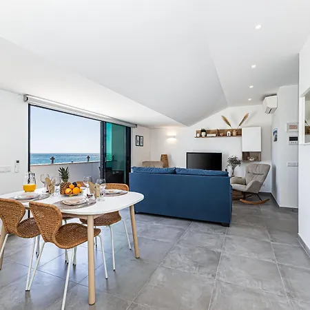 Coralmar アパート