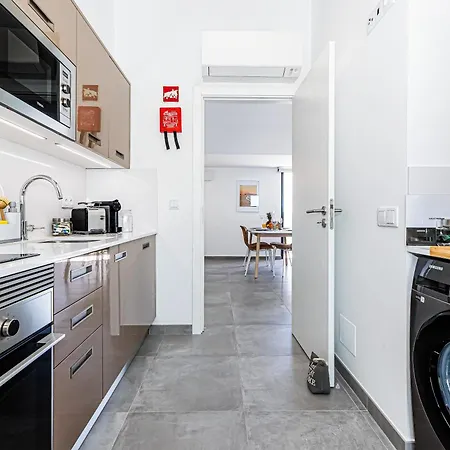Coralmar Apartment *